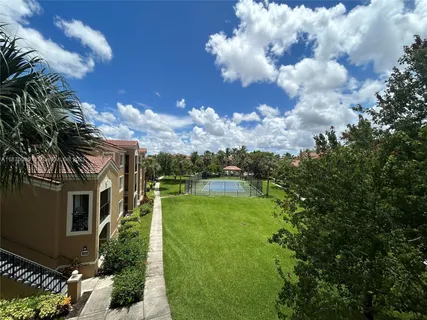 $2,000 | 8020 North Nob Hill Road, Unit 204, Tamarac, FL 33321