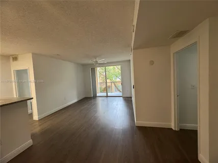 $2,000 | 8020 North Nob Hill Road, Unit 204, Tamarac, FL 33321