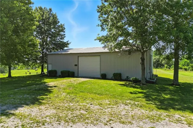 $1,300,000 | 7580 Southeast King Road, Holt, MO 64048