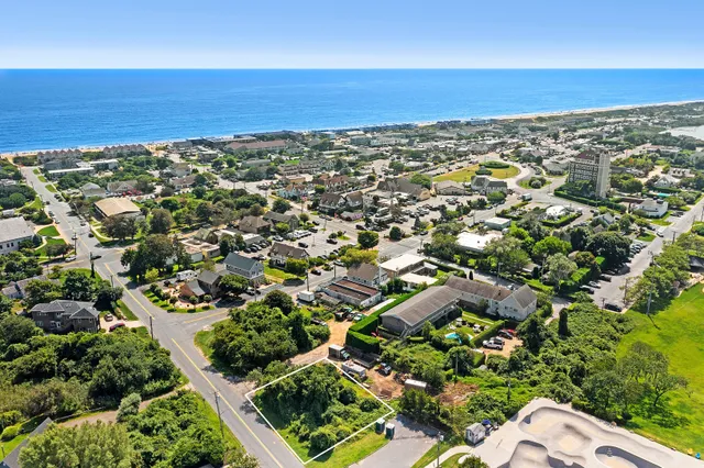 $950,000 | 90 South South Erie Avenue, Montauk, NY 11954