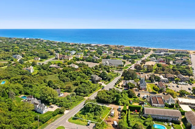 $950,000 | 90 South South Erie Avenue, Montauk, NY 11954