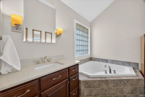 $655,000 | 6638 East Everett Arnold Drive, Bloomington, IN 47408