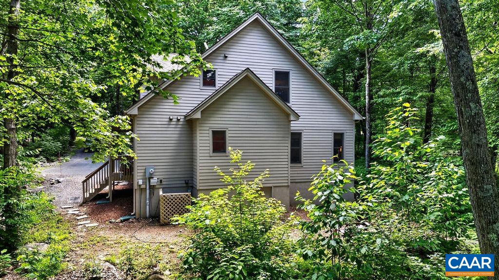 1300 Blue Ridge Drive Roseland, VA 22967 - Photo 11 of 48