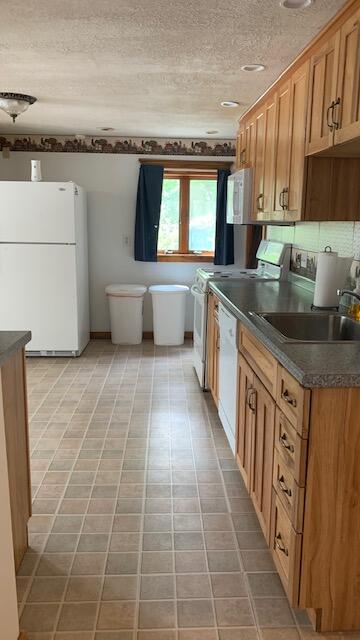 556 Sabattus Road Sabattus, ME 04280 - Photo 5 of 29 IMG_7180 - Copy (2)