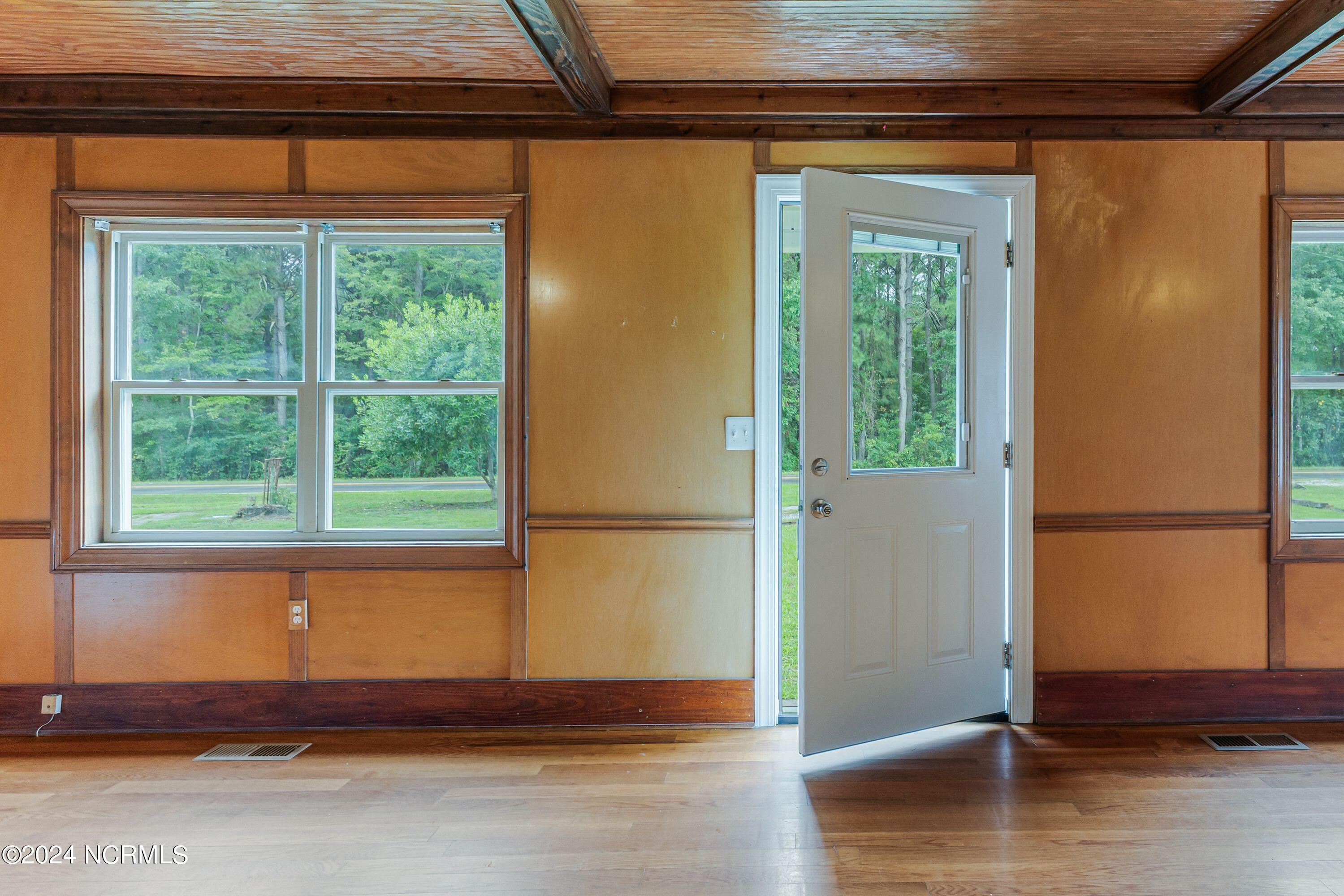 1398 Copas Road Southwest Shallotte, NC 28470 - Photo 4 of 31 Come on in and put add your style!
