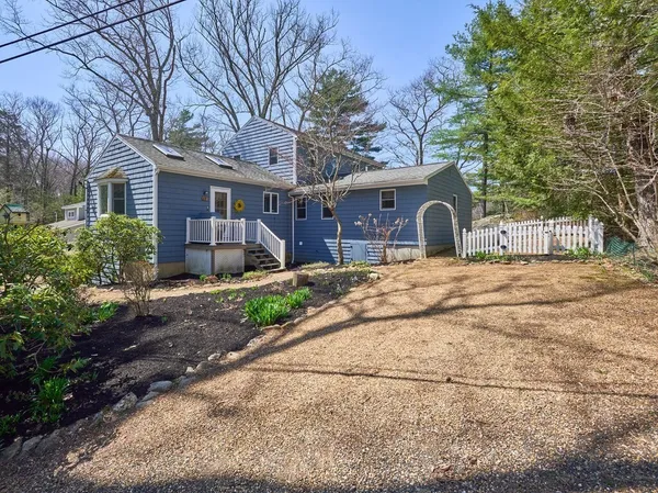 $895,000 | 19 Bennetts Road, Sturbridge, MA 01566