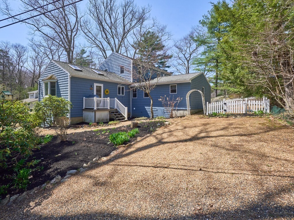 19 Bennetts Road Sturbridge, MA 01566 - Photo 4 of 42