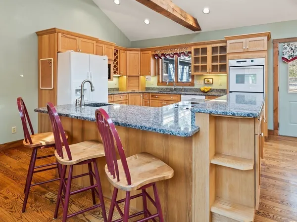 $895,000 | 19 Bennetts Road, Sturbridge, MA 01566