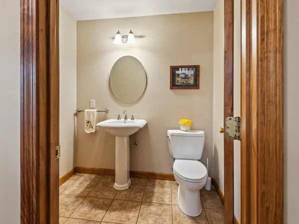 $895,000 | 19 Bennetts Road, Sturbridge, MA 01566