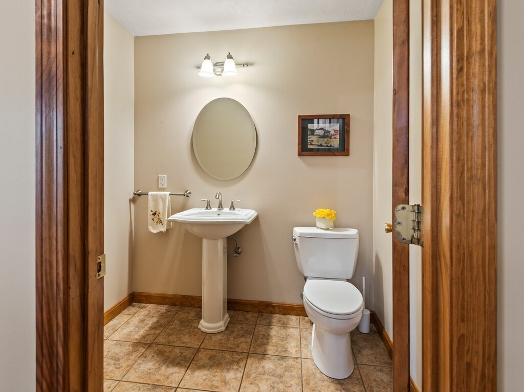 19 Bennetts Road Sturbridge, MA 01566 - Photo 10 of 42