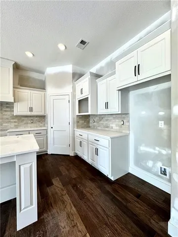 $635,229 | 7609 Northeast 103rd Terrace, Kansas City, MO 64157