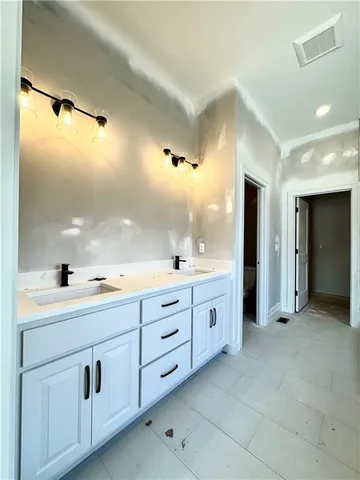 $635,229 | 7609 Northeast 103rd Terrace, Kansas City, MO 64157