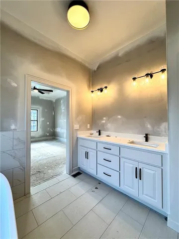 $635,229 | 7609 Northeast 103rd Terrace, Kansas City, MO 64157