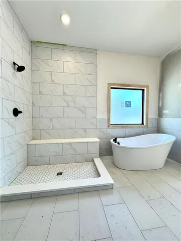 $635,229 | 7609 Northeast 103rd Terrace, Kansas City, MO 64157