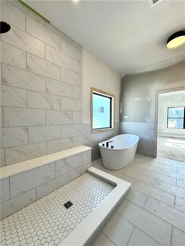 $635,229 | 7609 Northeast 103rd Terrace, Kansas City, MO 64157