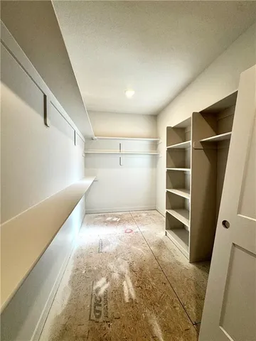 $635,229 | 7609 Northeast 103rd Terrace, Kansas City, MO 64157