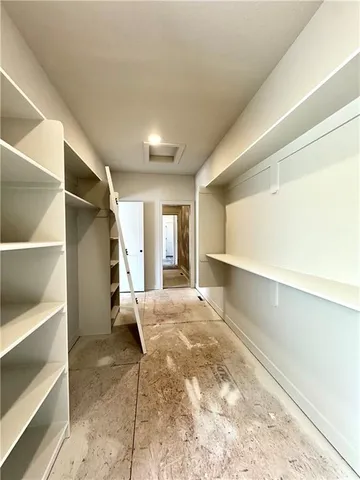 $635,229 | 7609 Northeast 103rd Terrace, Kansas City, MO 64157