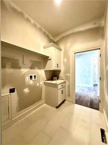 $635,229 | 7609 Northeast 103rd Terrace, Kansas City, MO 64157