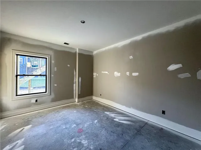 $635,229 | 7609 Northeast 103rd Terrace, Kansas City, MO 64157