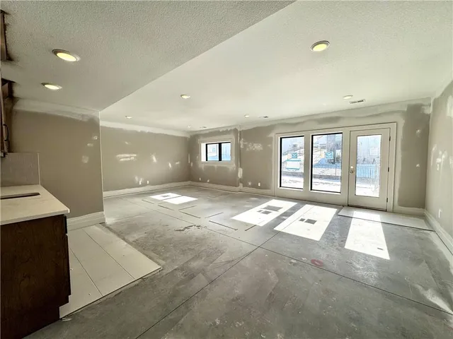 $635,229 | 7609 Northeast 103rd Terrace, Kansas City, MO 64157