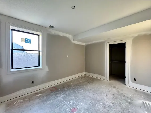 $635,229 | 7609 Northeast 103rd Terrace, Kansas City, MO 64157