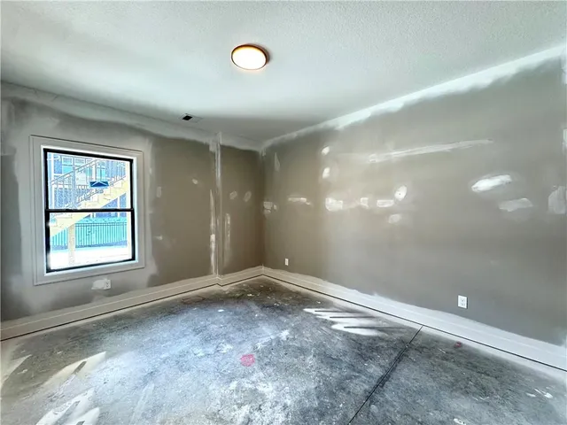 $635,229 | 7609 Northeast 103rd Terrace, Kansas City, MO 64157