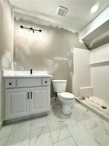 $635,229 | 7609 Northeast 103rd Terrace, Kansas City, MO 64157