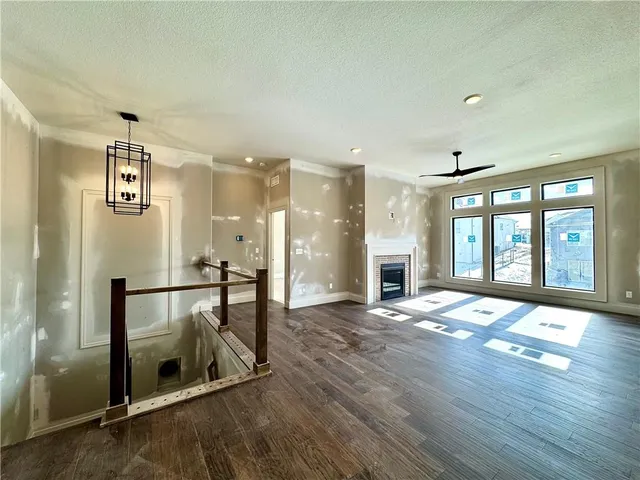 $635,229 | 7609 Northeast 103rd Terrace, Kansas City, MO 64157