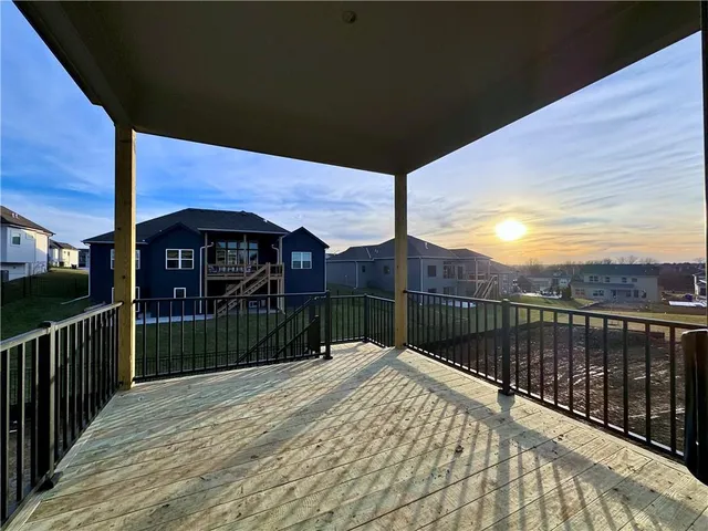 $635,229 | 7609 Northeast 103rd Terrace, Kansas City, MO 64157