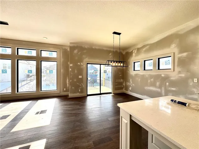 $635,229 | 7609 Northeast 103rd Terrace, Kansas City, MO 64157