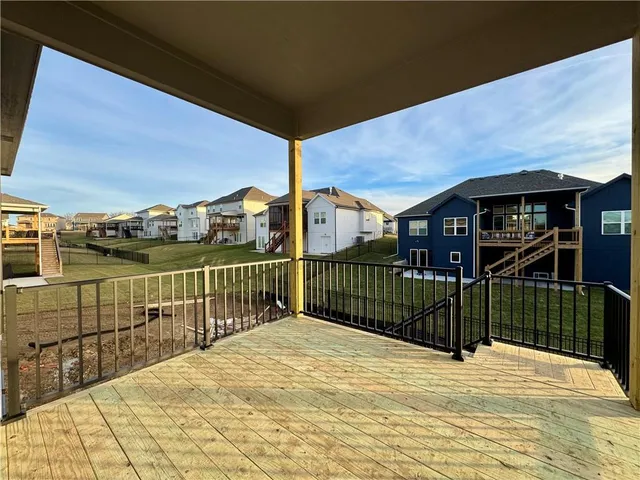 $635,229 | 7609 Northeast 103rd Terrace, Kansas City, MO 64157