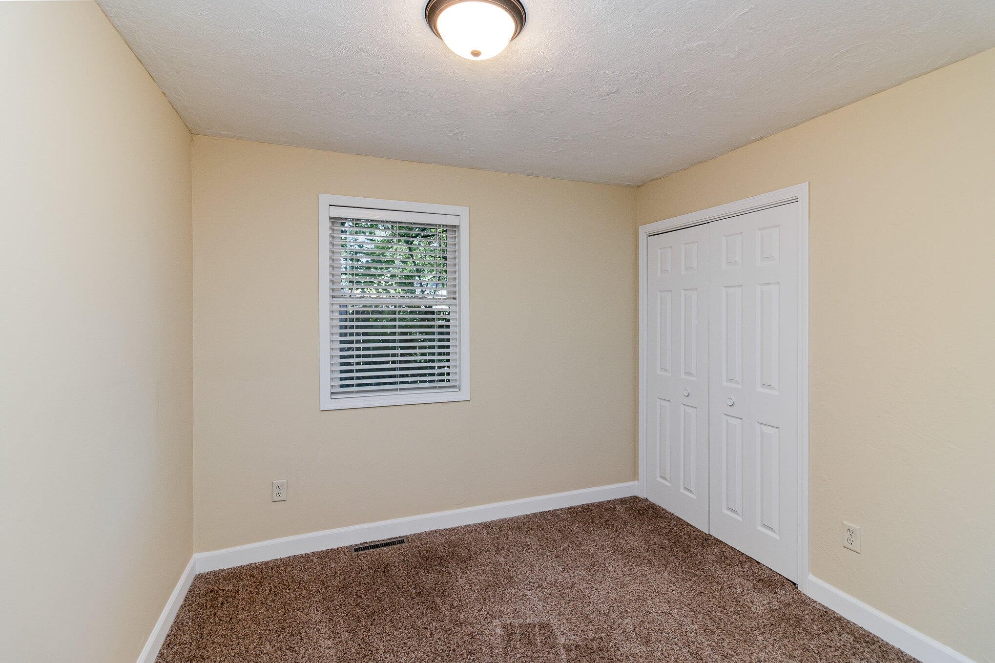 783 McCool Road Valparaiso, IN 46385 - Photo 10 of 14 2038x1358