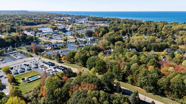 $389,900 | 608 Kentucky Avenue, South Haven, MI 49090