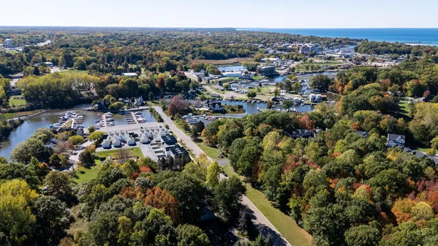 $389,900 | 608 Kentucky Avenue, South Haven, MI 49090