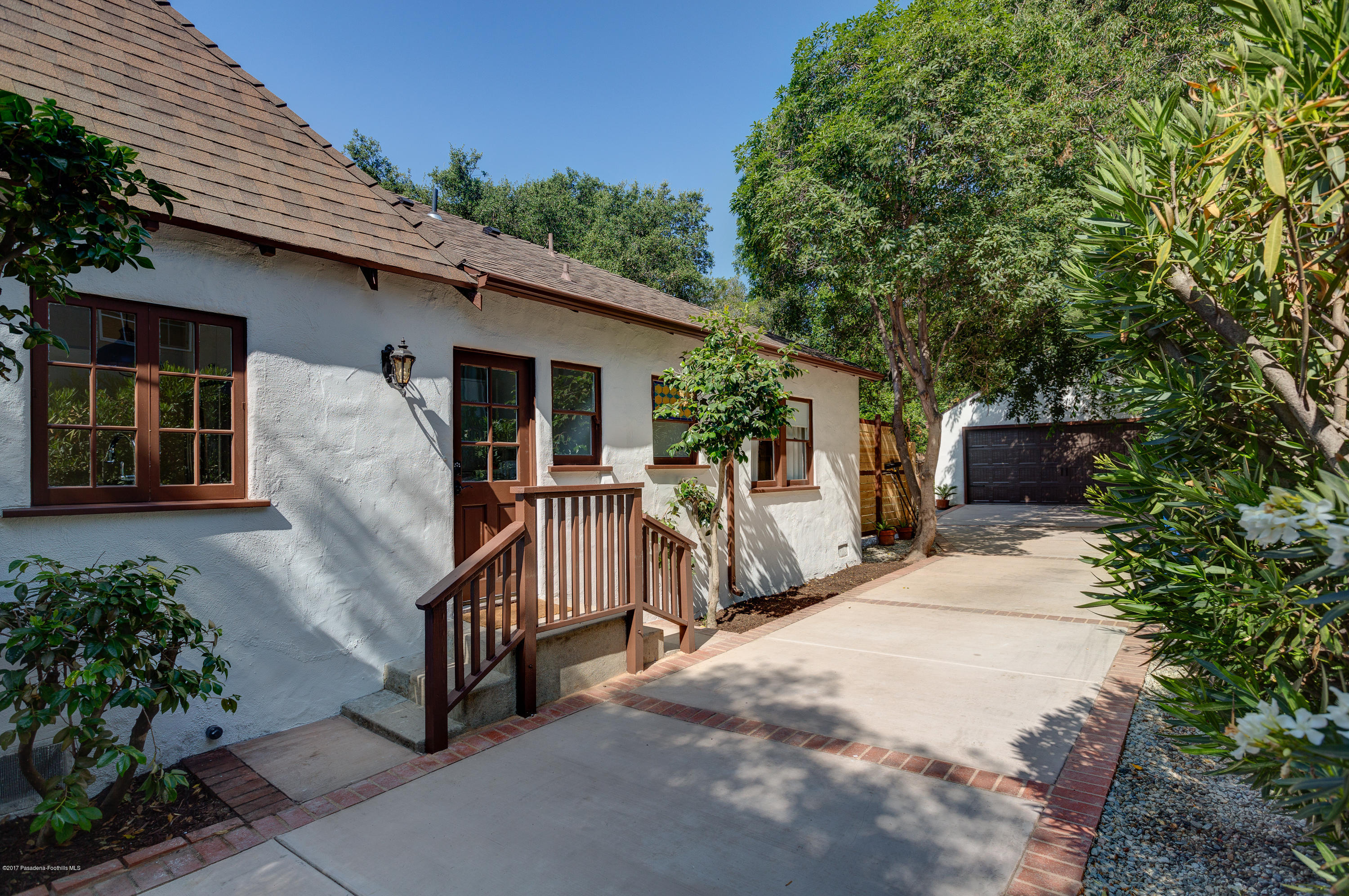 2529 Marengo Avenue Altadena, CA 91001 - Photo 40 of 42 a view of a house with backyard and sitting area