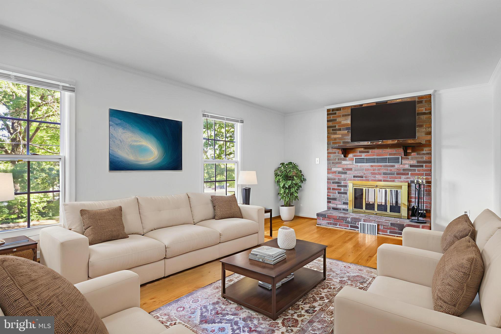 6935 Pineway University Park, MD 20782 - Photo 2 of 14