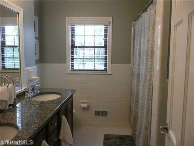3608 Broadsword Road Winston-Salem, NC 27104 - Photo 11 of 16 Bath.