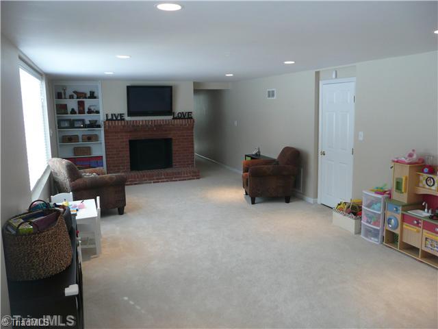 3608 Broadsword Road Winston-Salem, NC 27104 - Photo 15 of 16 Playroom.