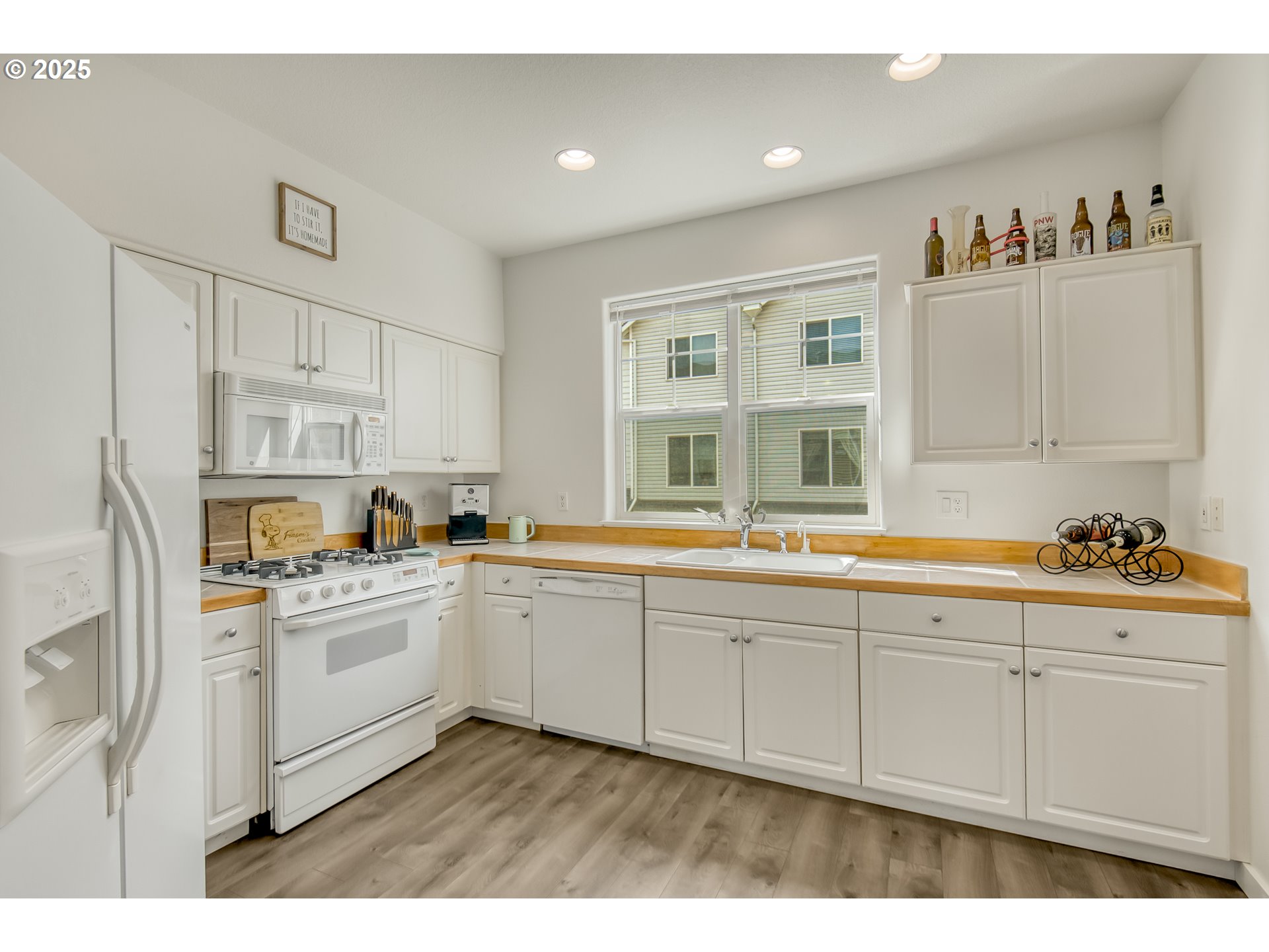 11220 Southwest Buffalo Place Portland, OR 97223 - Photo 11 of 33