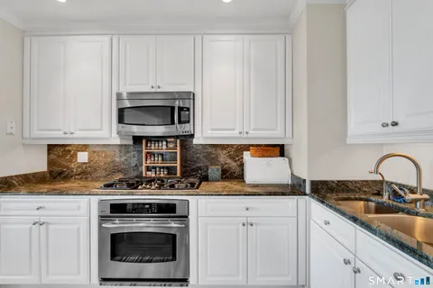 $1,495,000 | 8 Stonington Commons, Unit 22, Stonington, CT 06378