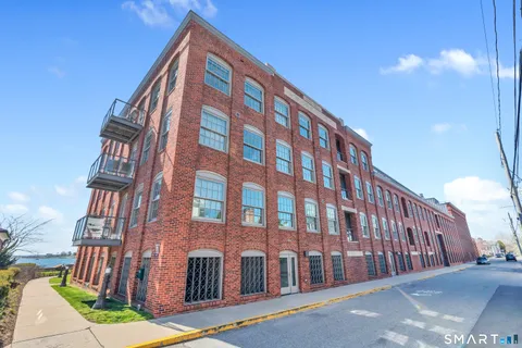 $1,495,000 | 8 Stonington Commons, Unit 22, Stonington, CT 06378