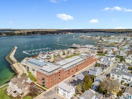 $1,495,000 | 8 Stonington Commons, Unit 22, Stonington, CT 06378