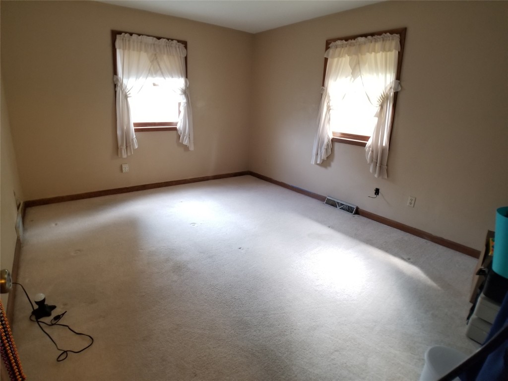 59 Coventry Road Endicott, NY 13760 - Photo 8 of 12 Gallery Image 8