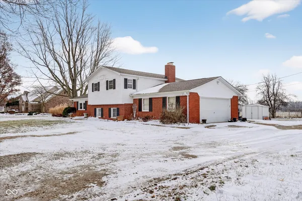 $320,000 | 6433 West State Road 47, Lebanon, IN 46071