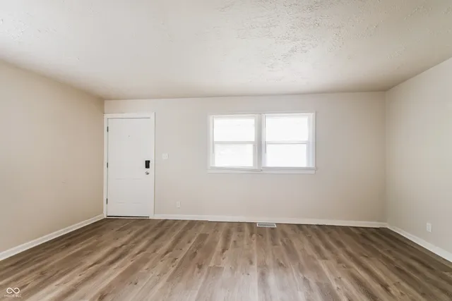 $1,230 | 8161 Schoen Drive, Indianapolis, IN 46226