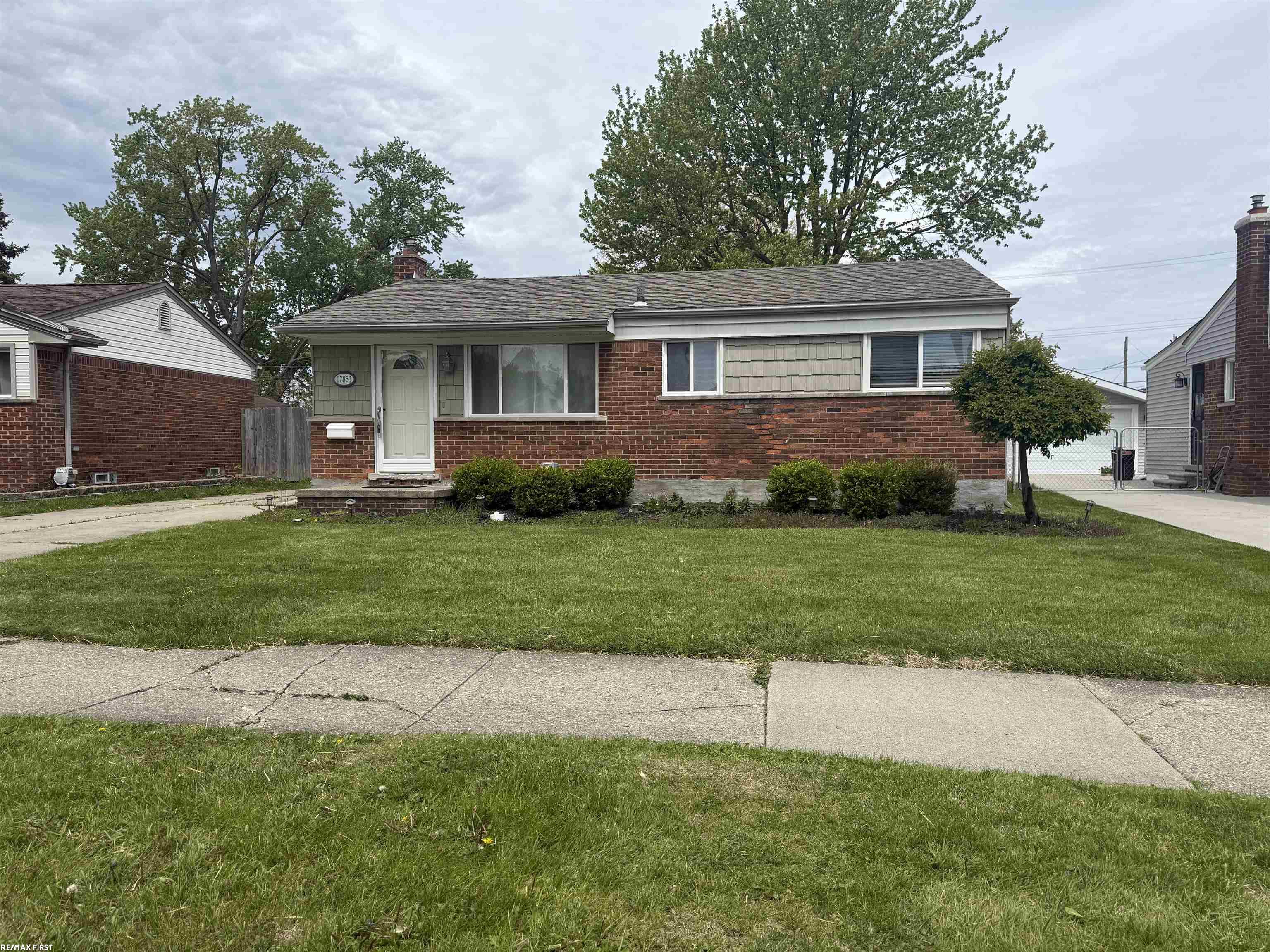 17851 Rainbow Road Fraser, MI 48026 - Photo 1 of 26