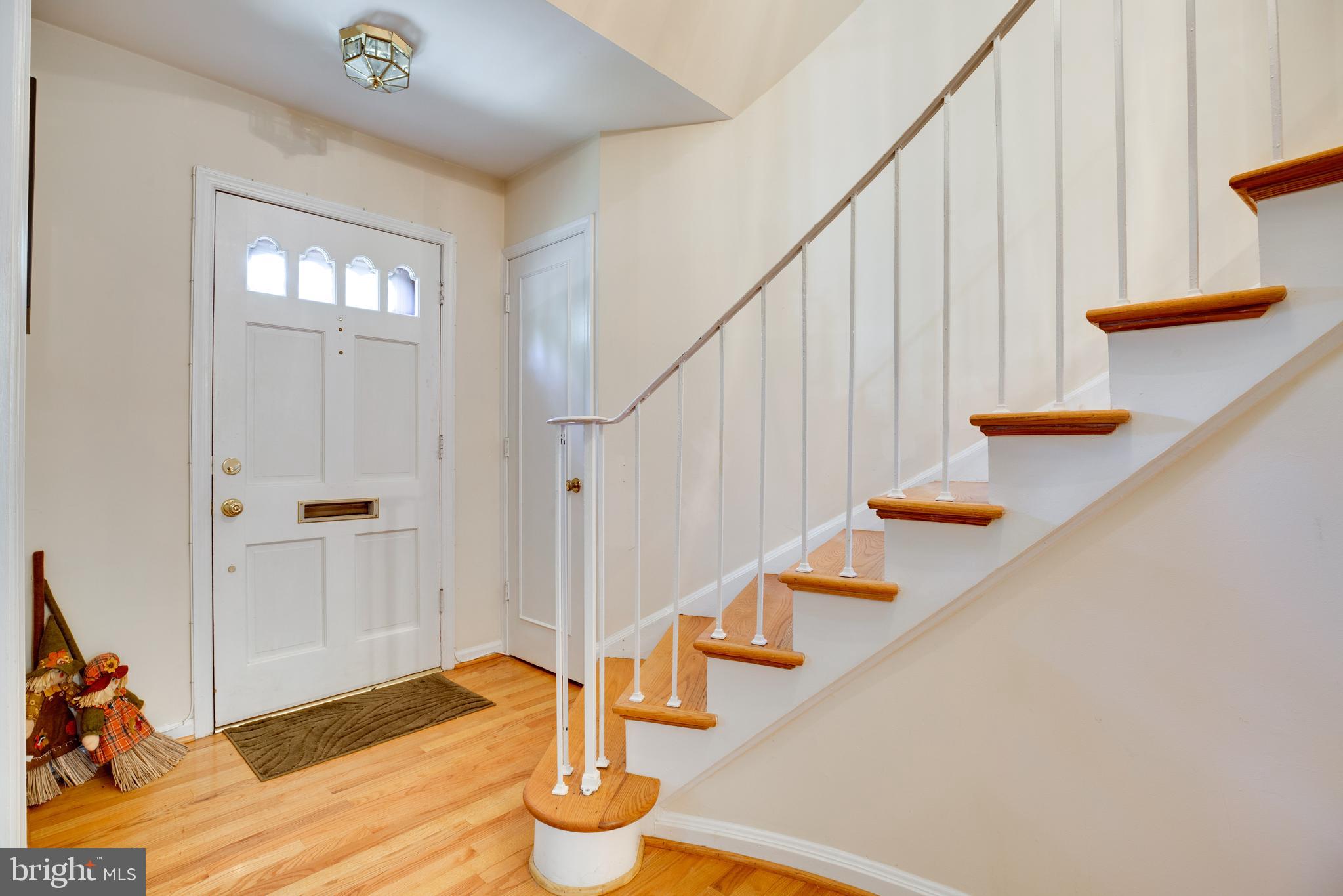 8331 Wickham Road Springfield, VA 22152 - Photo 3 of 31