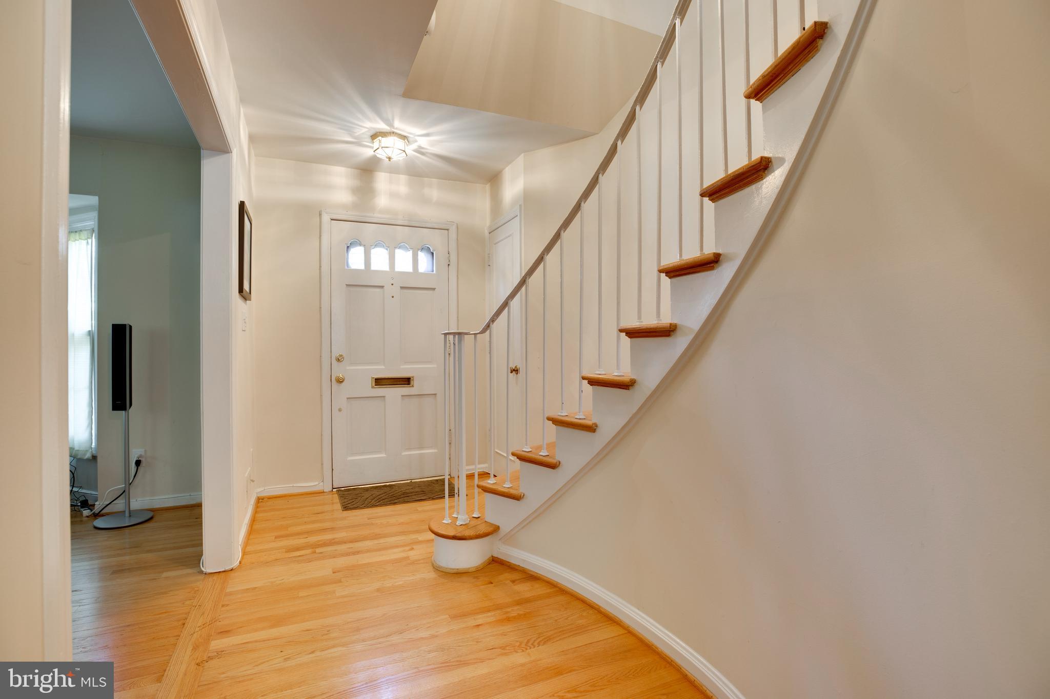 8331 Wickham Road Springfield, VA 22152 - Photo 4 of 31