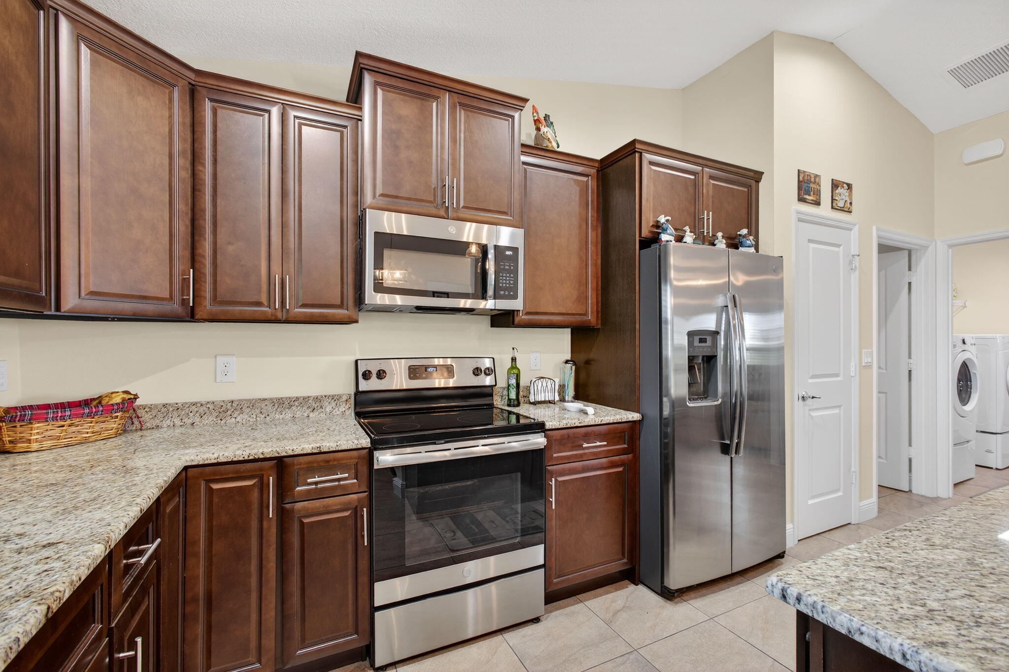 2614 Southwest Fairgreen Road Port St. Lucie, FL 34987 - Photo 12 of 37 33-web-or-mls-033_5P1A2457