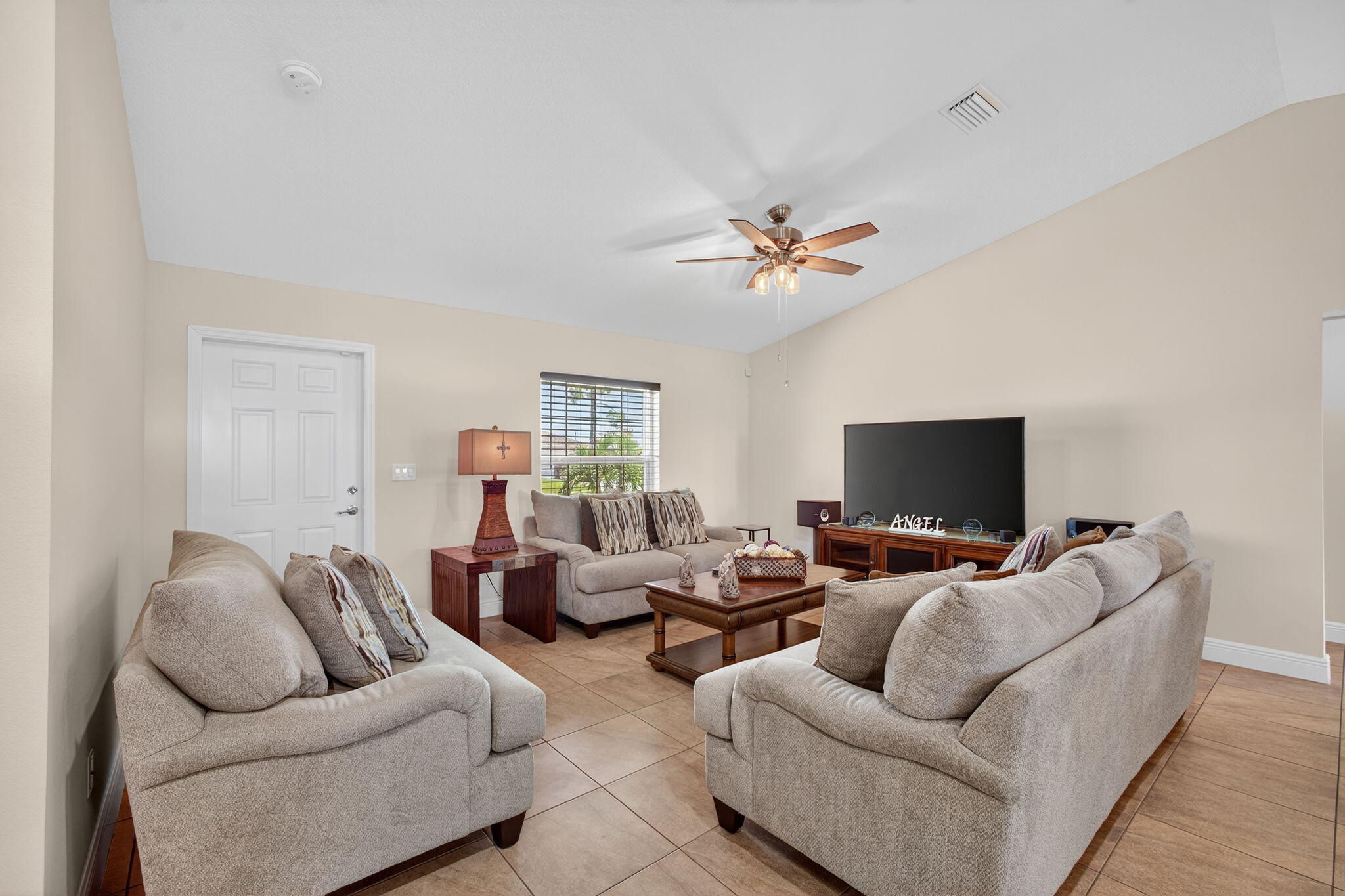 2614 Southwest Fairgreen Road Port St. Lucie, FL 34987 - Photo 5 of 37 24-web-or-mls-024_5P1A2411